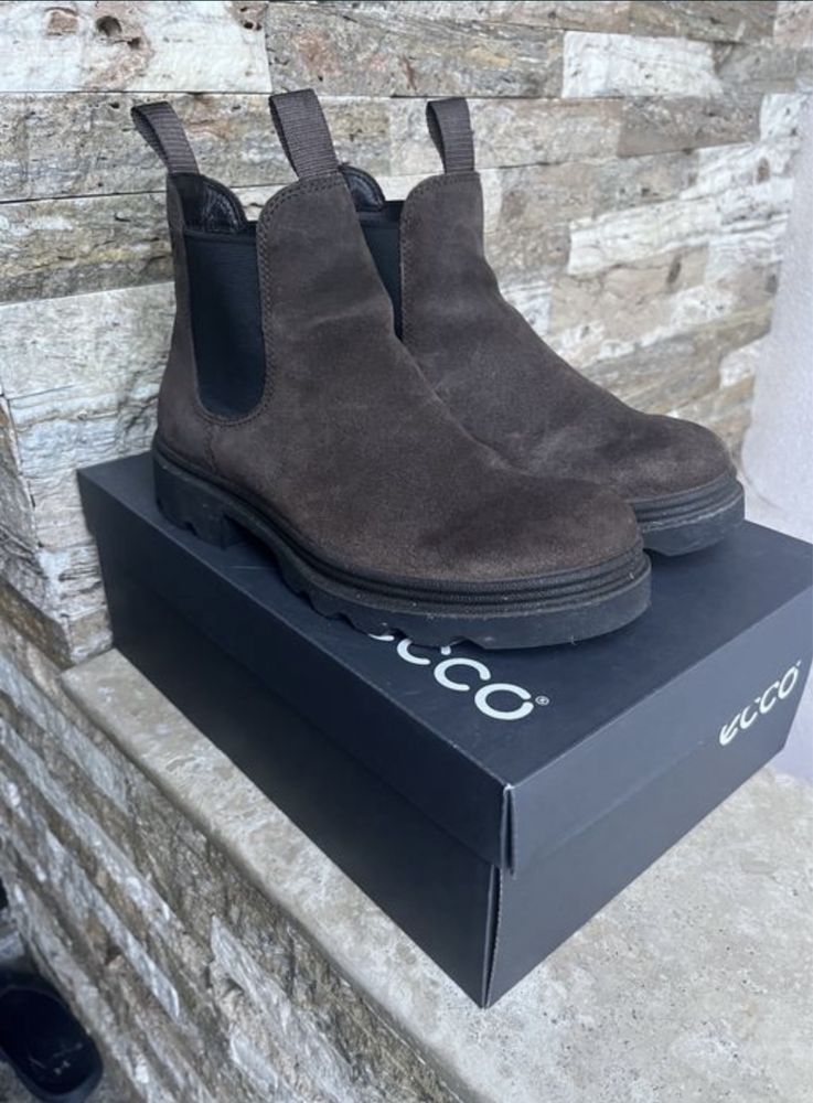 Ghete/ botine piele intoarsa - ecco maro 39