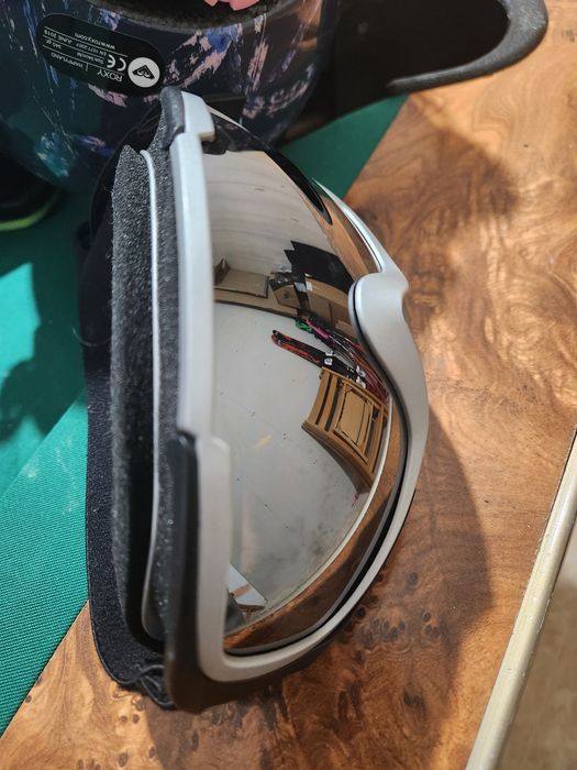 Ски каска Roxy с очила