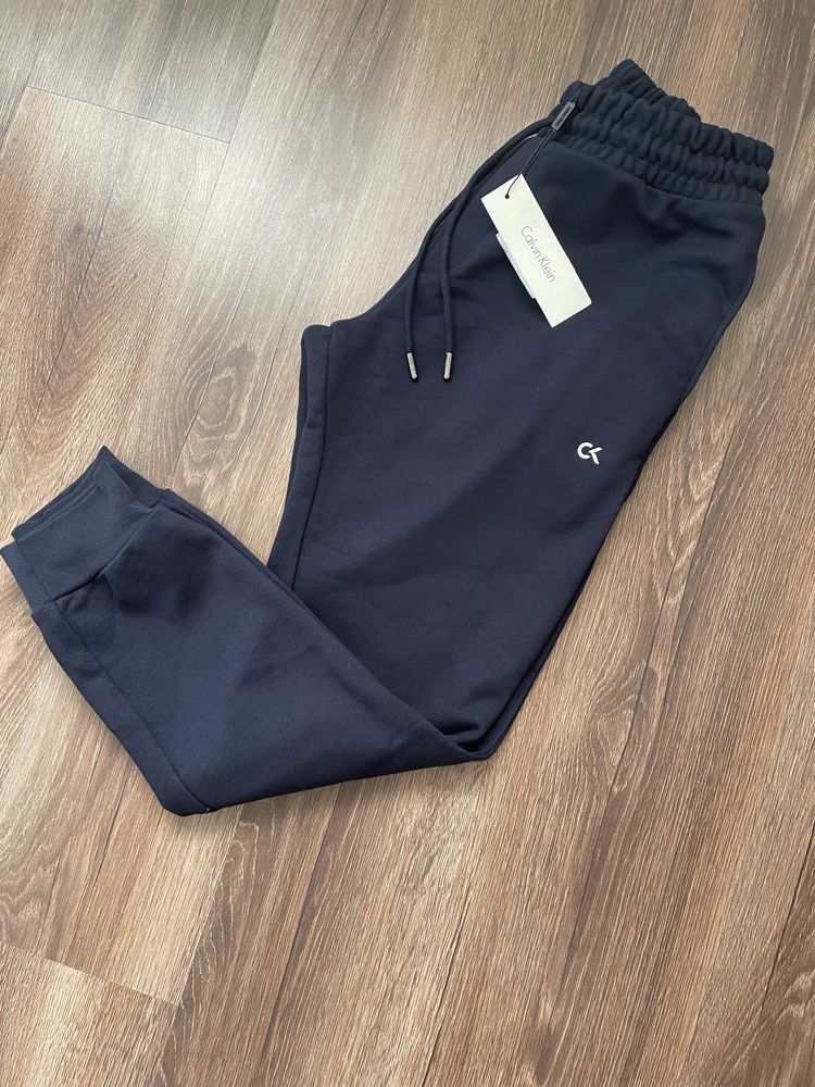 Pantaloni Calvin Klein bumbac