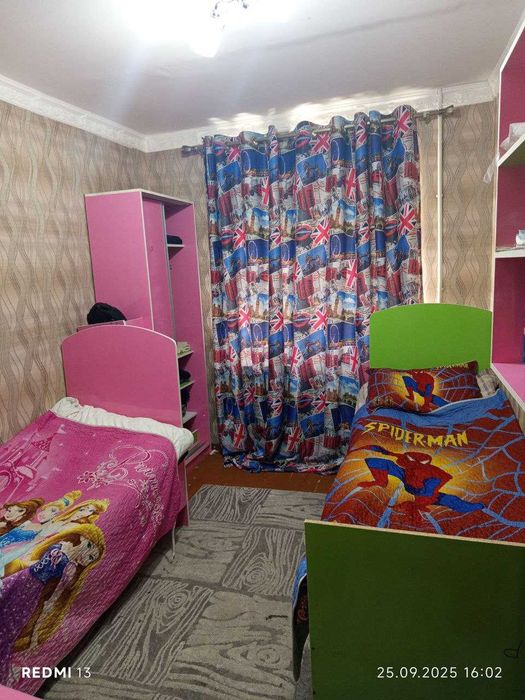 Чилонзор 23. 5 этажли домнинг  4  этажида 4 хонали хонадон сотаман.