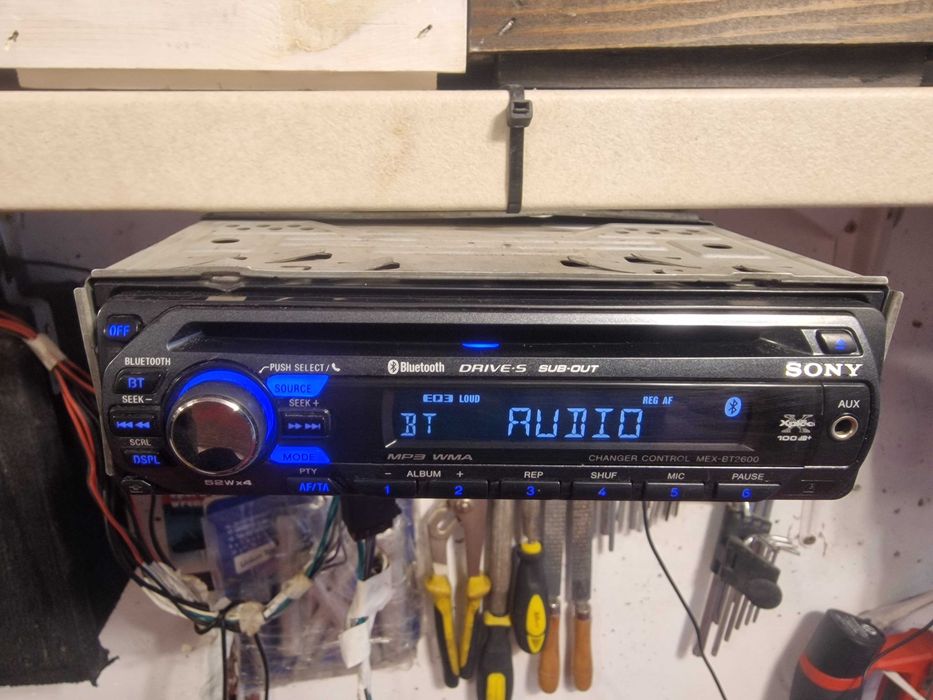 продавам следните авто радиа - JVC, Pioneer, Sony