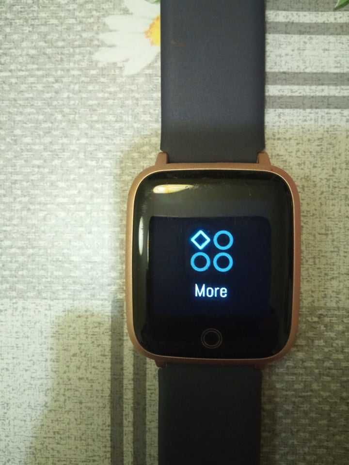 Продавам перфектен Letsfit Smart Watch ID205S