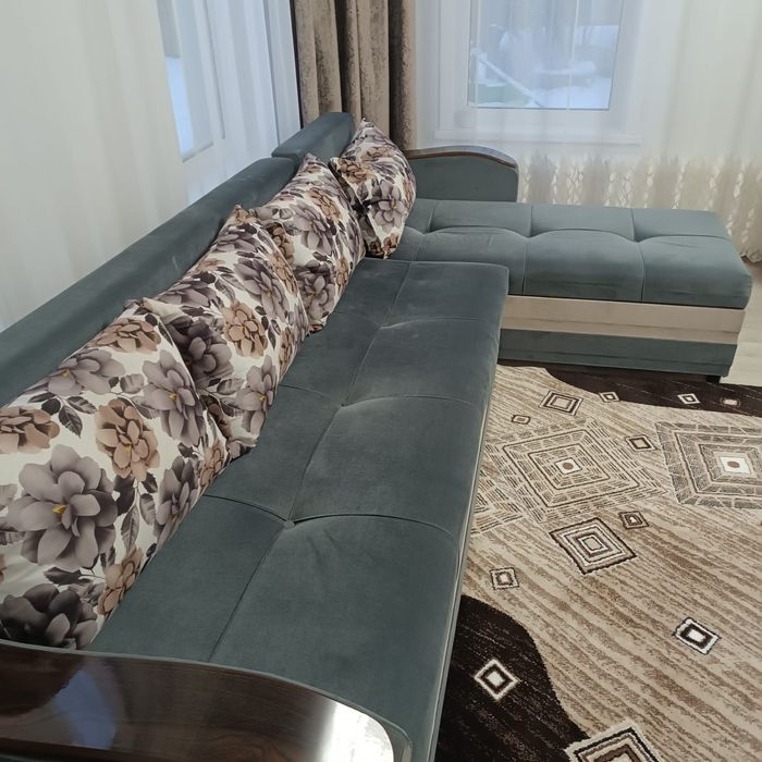 Продам диван угловой в отличном состоянии