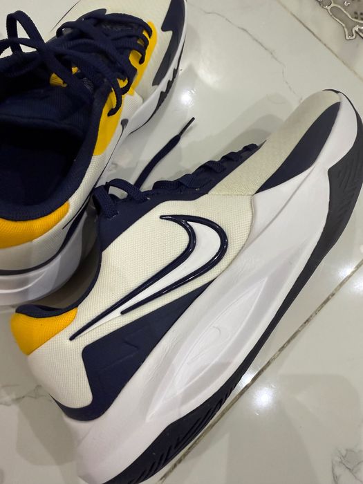 Кроссовки Nike новые