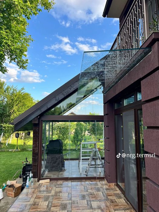 Închideri terase, balcoane, compartimentări cu sticla