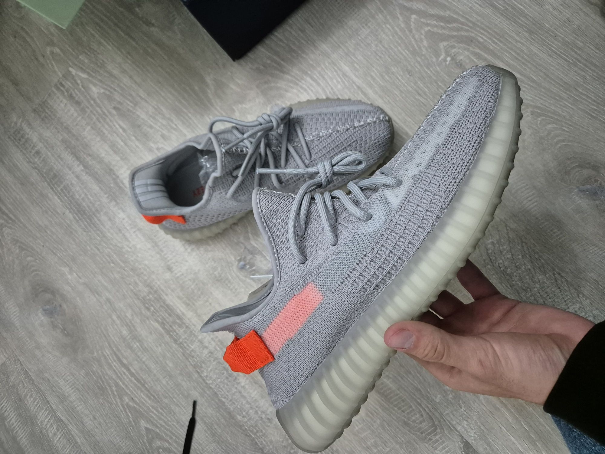 Yeezy 350v2 Tail Light 43 1/3