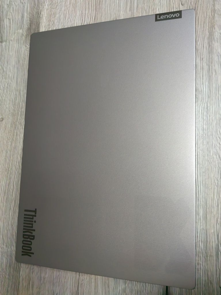 Lenovo ThinkBook 14 IIL