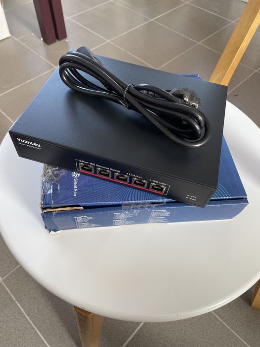 Switch Ethernet YuanLey de 10Gbps, 5 port, PoE