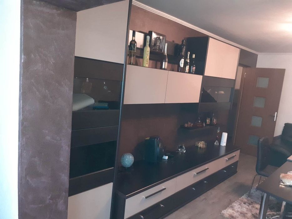 Inchiriez apartament 2 camere etaj2 detali la tel