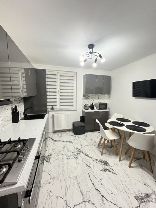 Vand 3 camere Imparatul Traian etaj 1 decomandat ultracentral