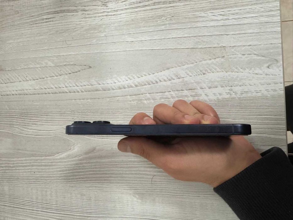 Iphone 15 pro max Albastru