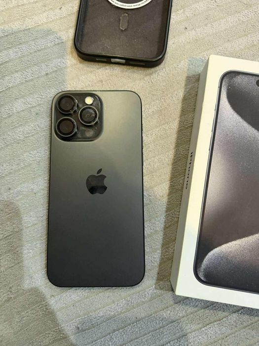 Iphone 15 pro max с гаранция