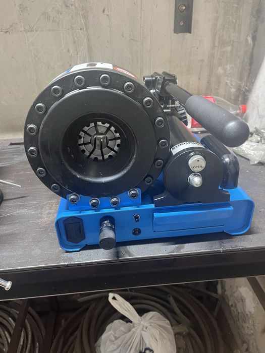 Продается б/у стонок для рестоврции рвд шлангов состояние хоошее срочо