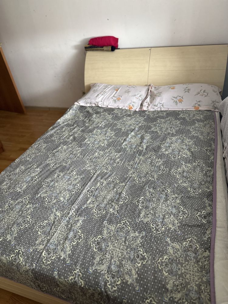 Продается спальный гарнитур