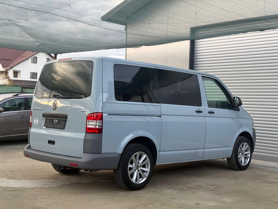VW T5 2.0 TDI 2011 8+1 9 Locuri Clima Pasageri