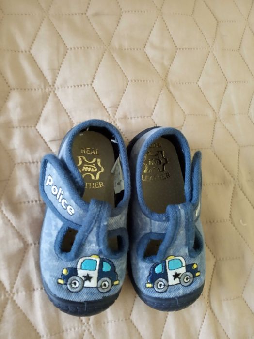 Сандали и кроксове