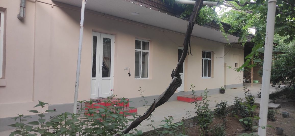 Katta hovli sotiladi