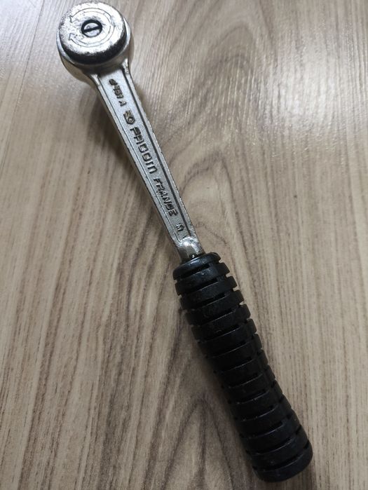 Тресчотки и въртоци  3/8