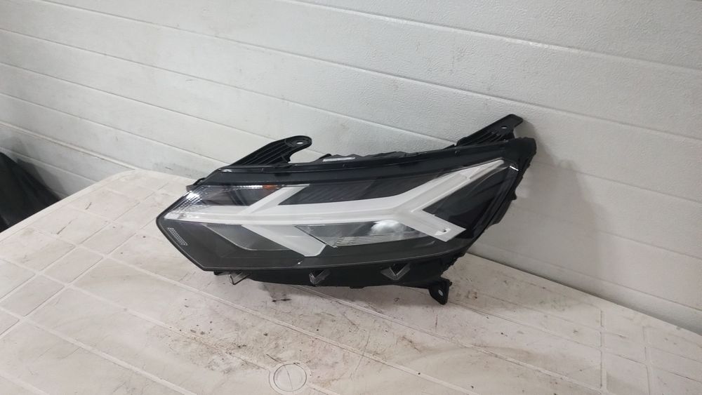 Far stânga Logan 3 , Sandero stepway 3, jogger cod 260602561r