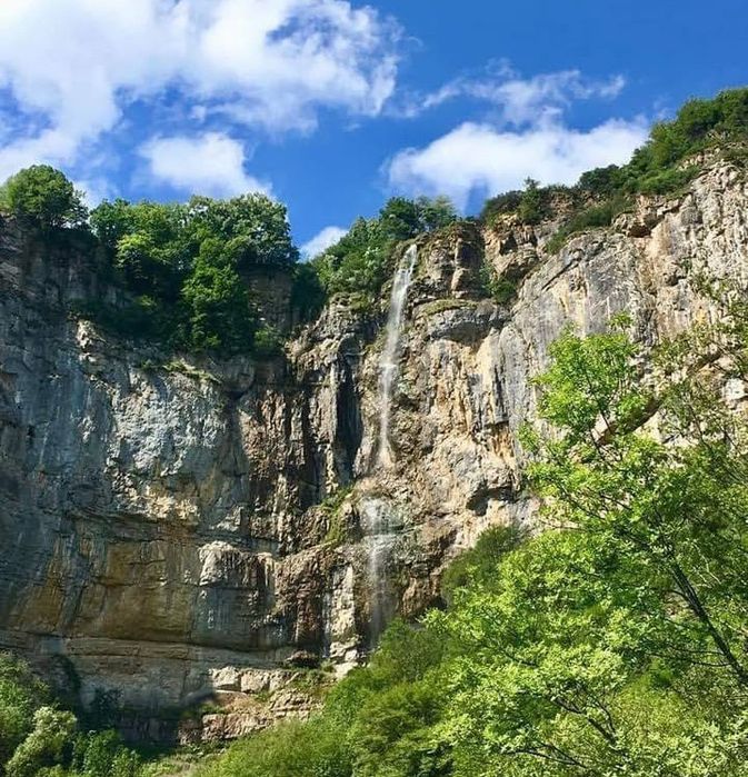 Продава се Парцел УПИ в с.Гара Бов, мах.Скакля, срещу водопада