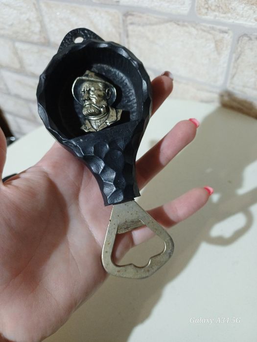 Стара интересна отварачка