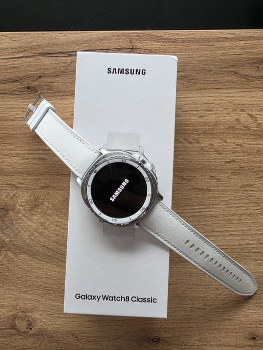 Смарт часовник SAMSUNG Watch8 Classic White 46mm