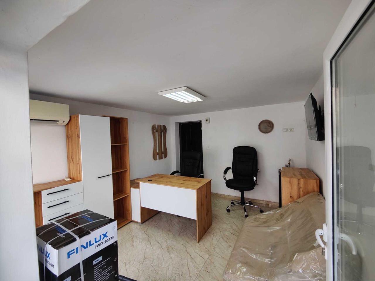 Дава се под наем Офис в Пловдив, Център - 11 кв.м за 204 € - Снимка #1