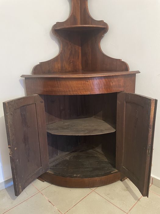 Dulap de colt furnir nuc, model frantuzesc secolul 19