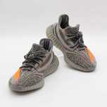 Adidasi Yeezy V2 Carbon Beluga