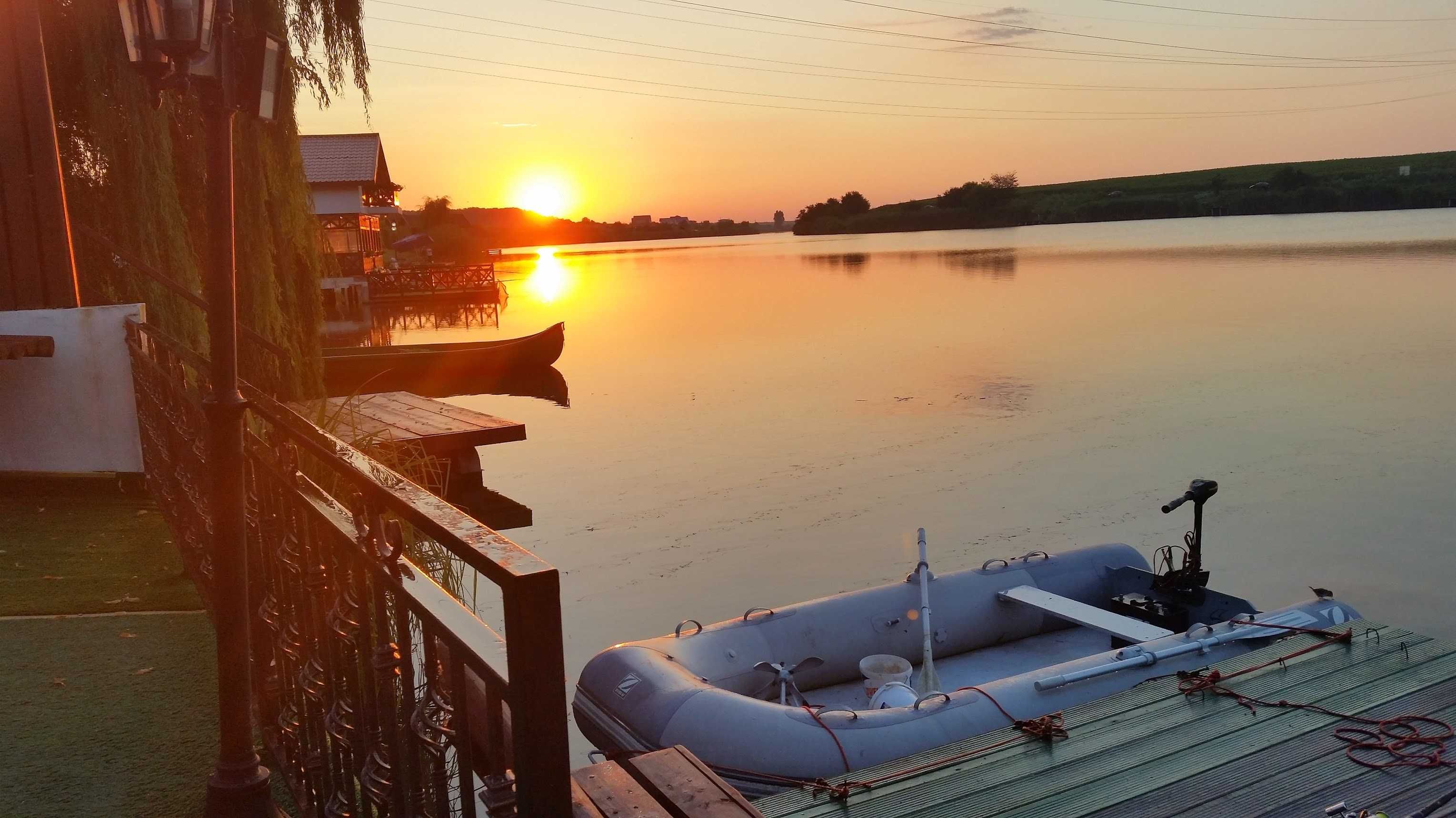 Propietate superba cu piscina sI ponton in Balotesti!
