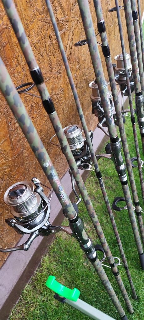 Set 4 Lansete Carbon 3,90m,3,75 LBS,4 Mulinete 10000,Rod Pod Echipat