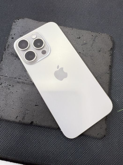 Срочно iPhone 15 Pro 128 гига сотилади