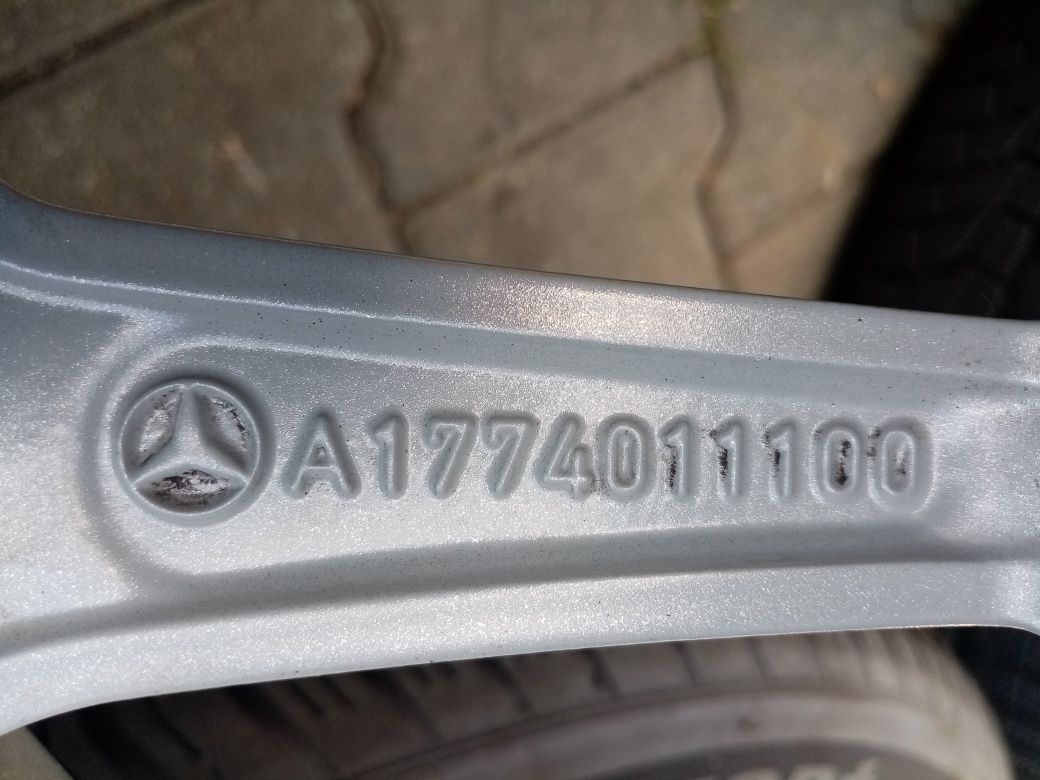 Jante originale Mercedes A class W177, 16"cu anvelope de iarnă.