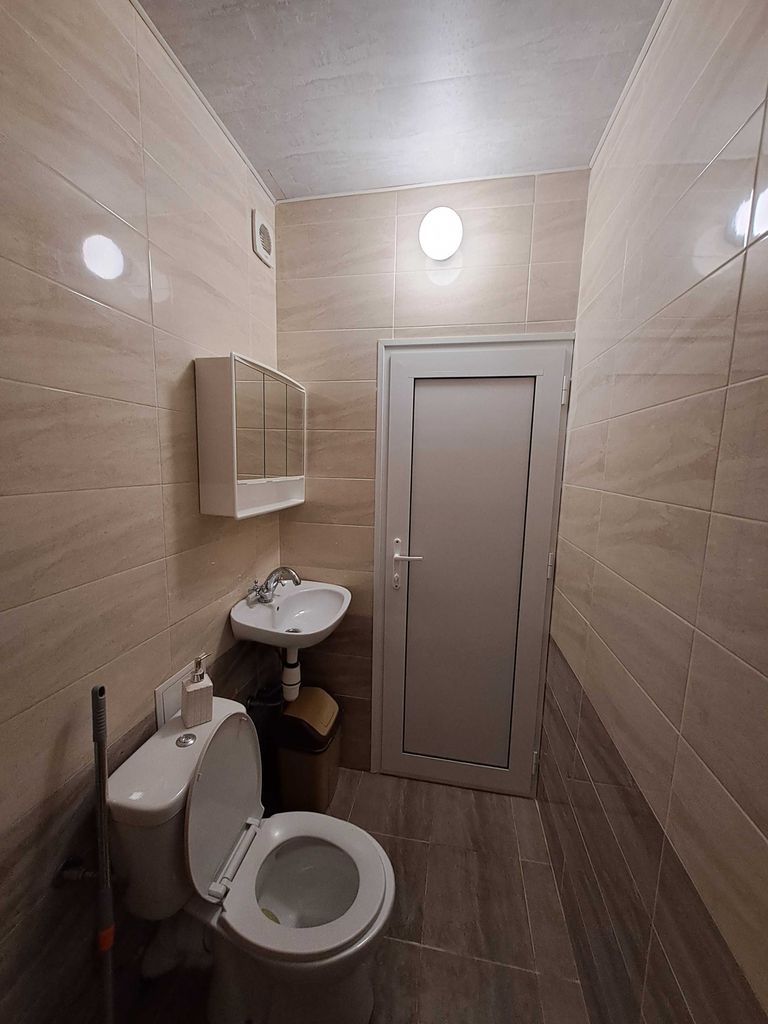Дава се под наем Едностаен апартамент в Шумен, Гривица - 42 кв.м за 214.2 € - Снимка #9