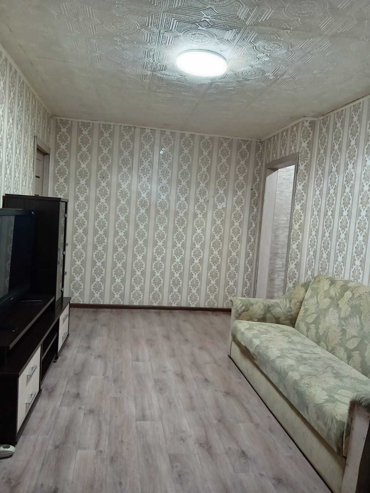 Продам 2 комн на 16мкр 2этаж (помогу оформить ипотеку)