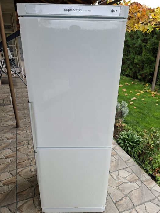 Хладилник с фризер LG