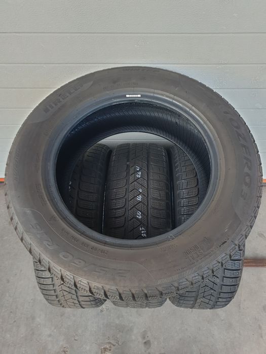 Зимни гуми 4 броя PIRELLI SottoZero3 215 60 R16 дот 2621
