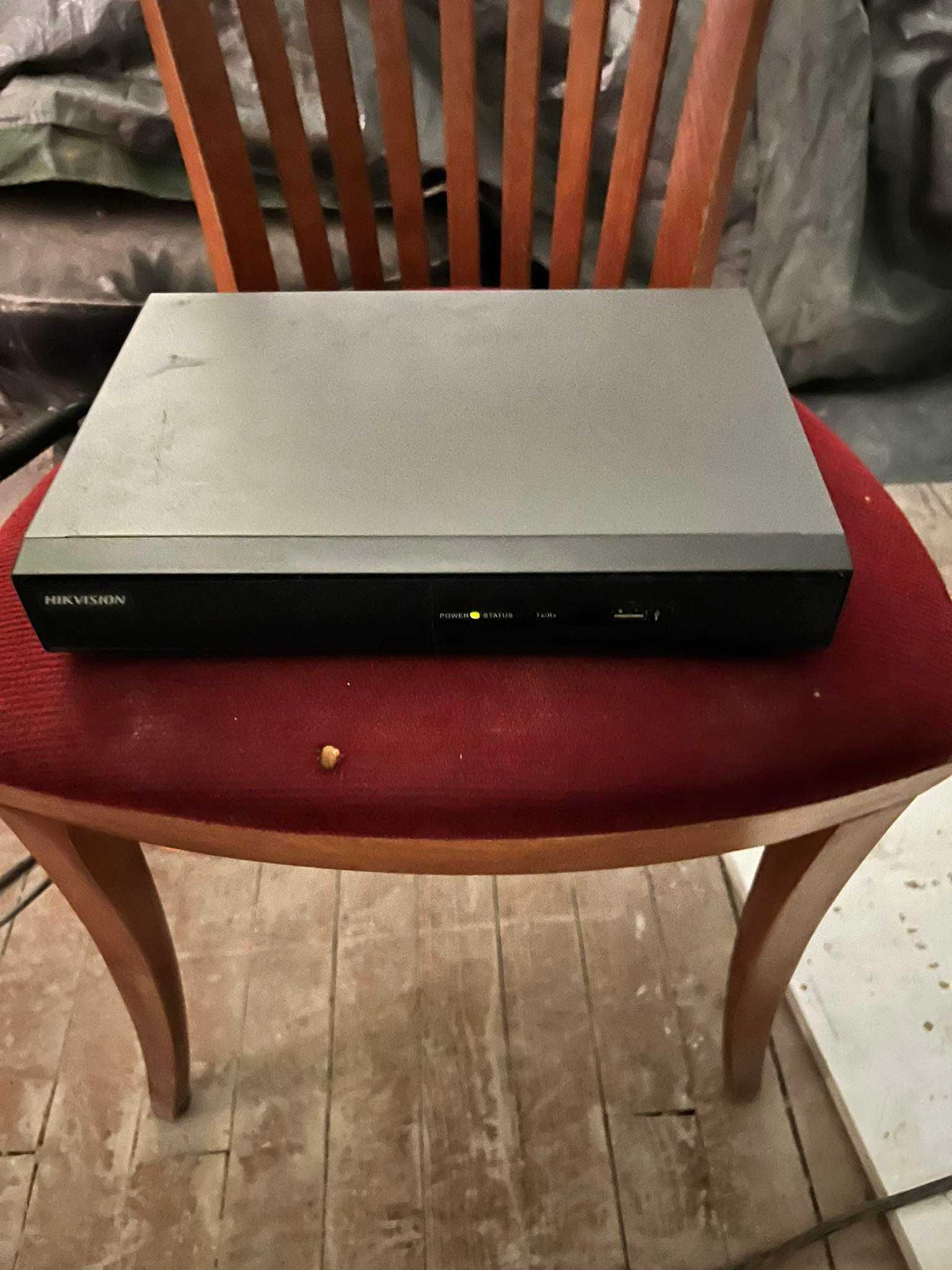 DVR Hikvision DS-7216HWI-SH