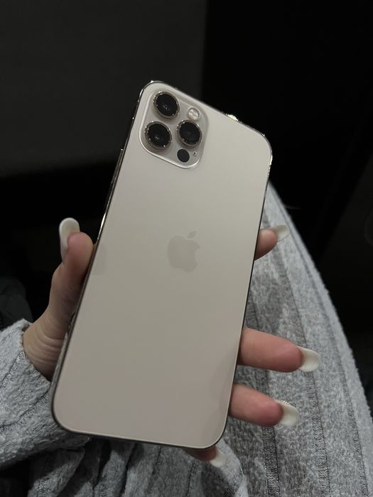 Iphone 12 pro,gold