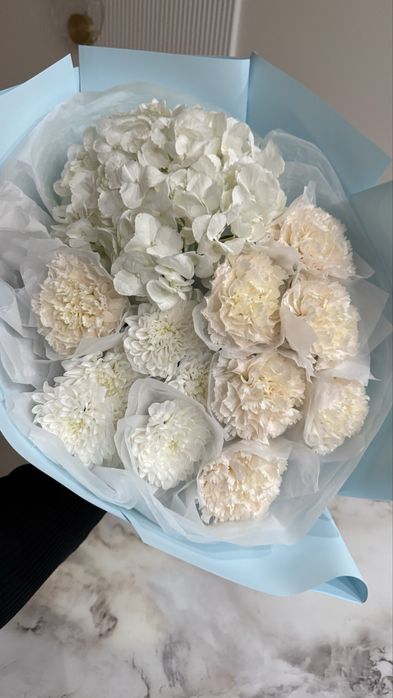 Продам букет от August Flowers