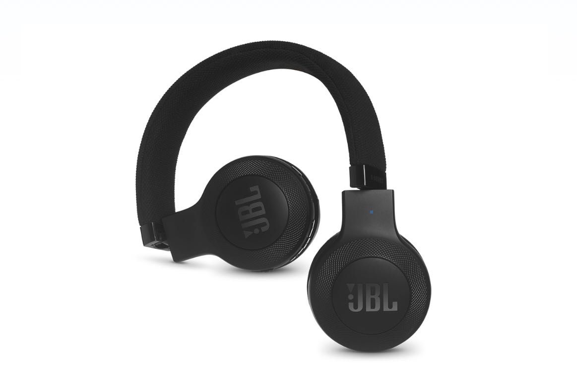 Безжични слушалки JBL E45BT