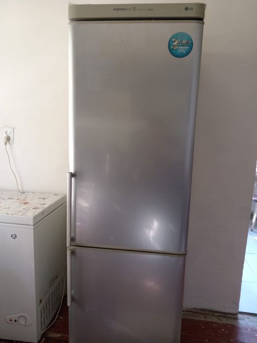 Холодильник б/у срочно