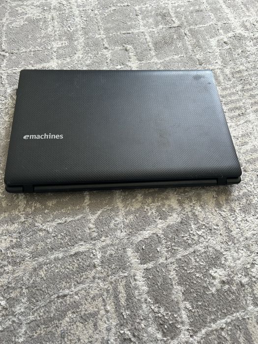 ноутбук emachines в хорошем состояний