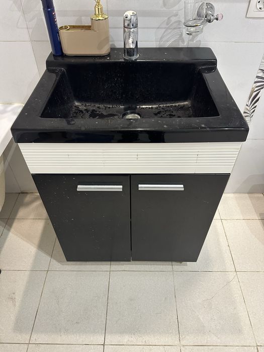 Тумба с раковиной, и сместитель 70/45