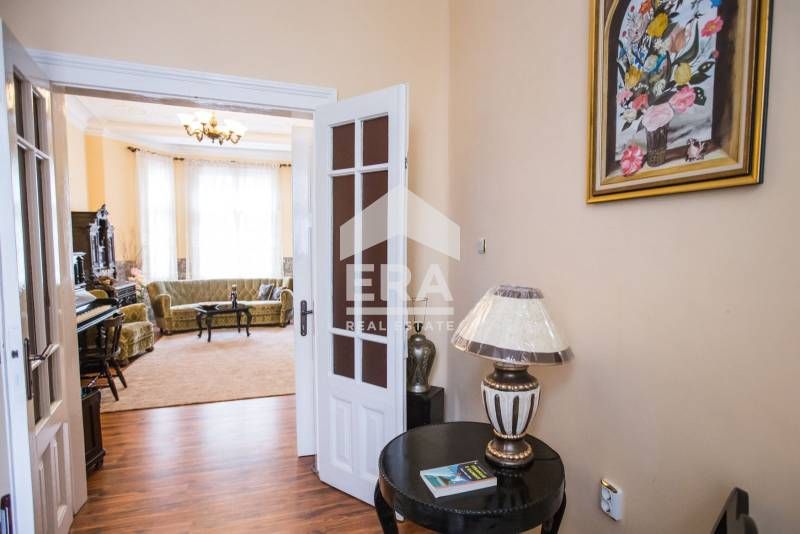 Дава се под наем Многостаен апартамент в Варна, Операта - 190 кв.м за 1000 € - Снимка #10