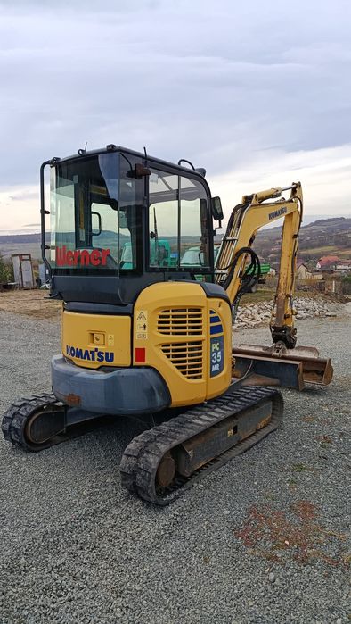 Mini-excavator komatsu