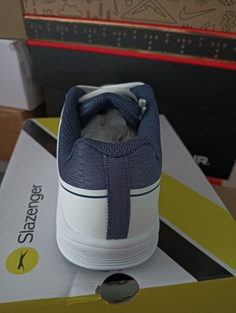 Adidași  Slazenger M 35.5