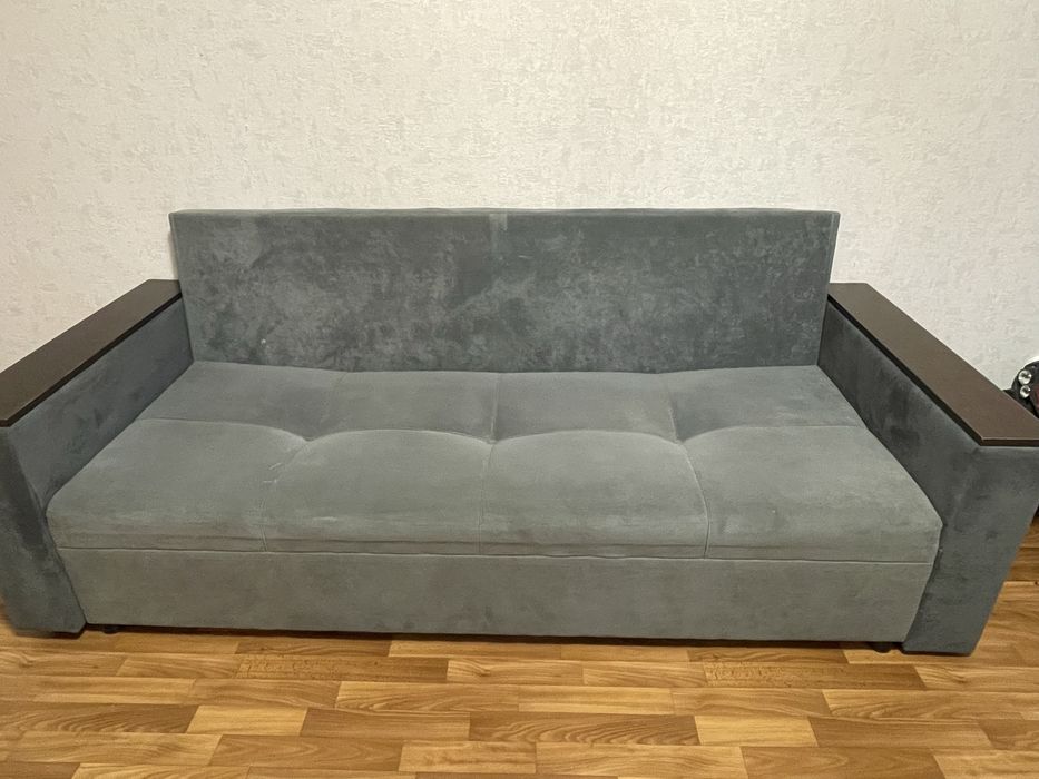Срочно продам диван 2*3