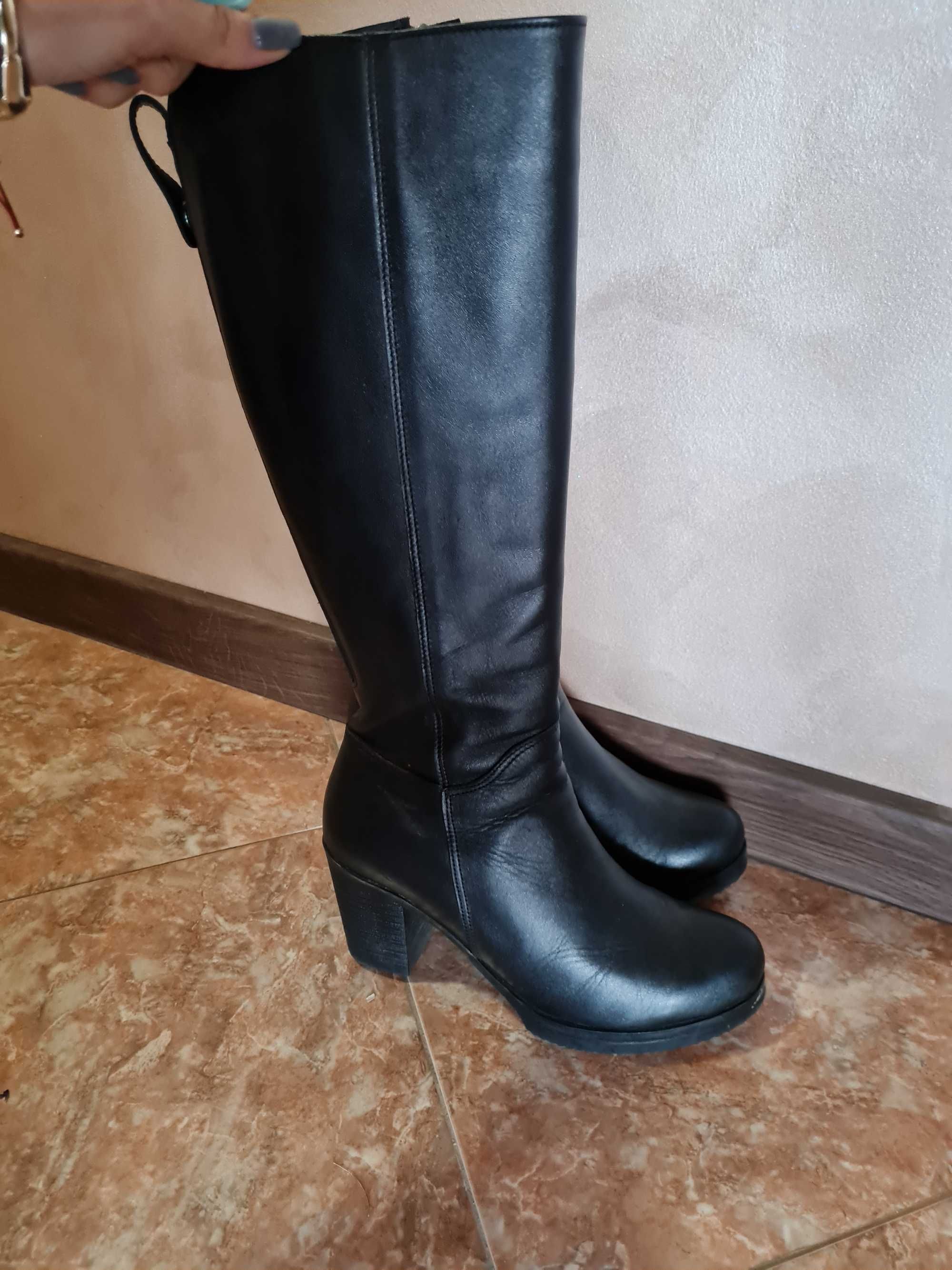 Зимни ботуши от естествена кожа Casadei