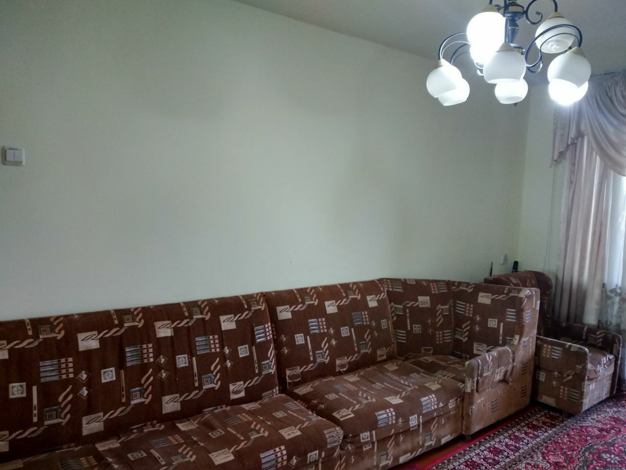 Сдаю 3комнатная квартира на Юнусабаде Бадамзар. С обстановкой всё есть